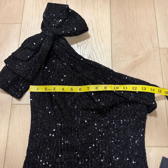 Ieena for Mac Duggal Sequined Bow One Shoulder Column Gown, Black, sz 0 - Picture 12 of 16